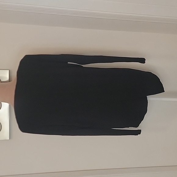 H by Bordeaux, Size M, Open Back Long Sleeved Black Top - Picture 3 of 8